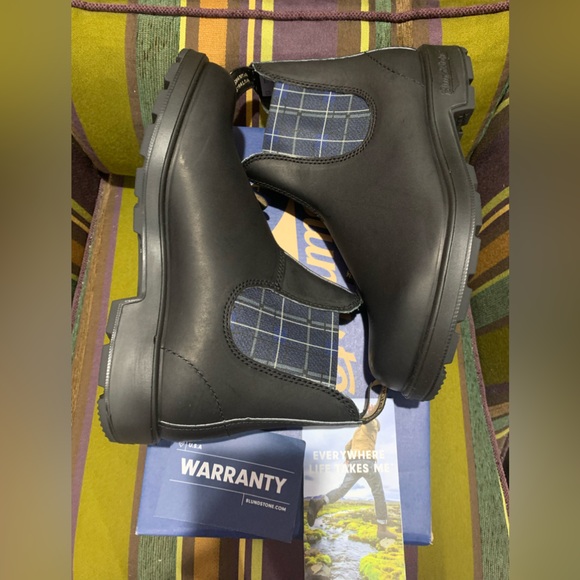 Blundstone Shoes - Blundstone nwt new in box bl2102 2102 black plaid leather boots AU 7 women's 10